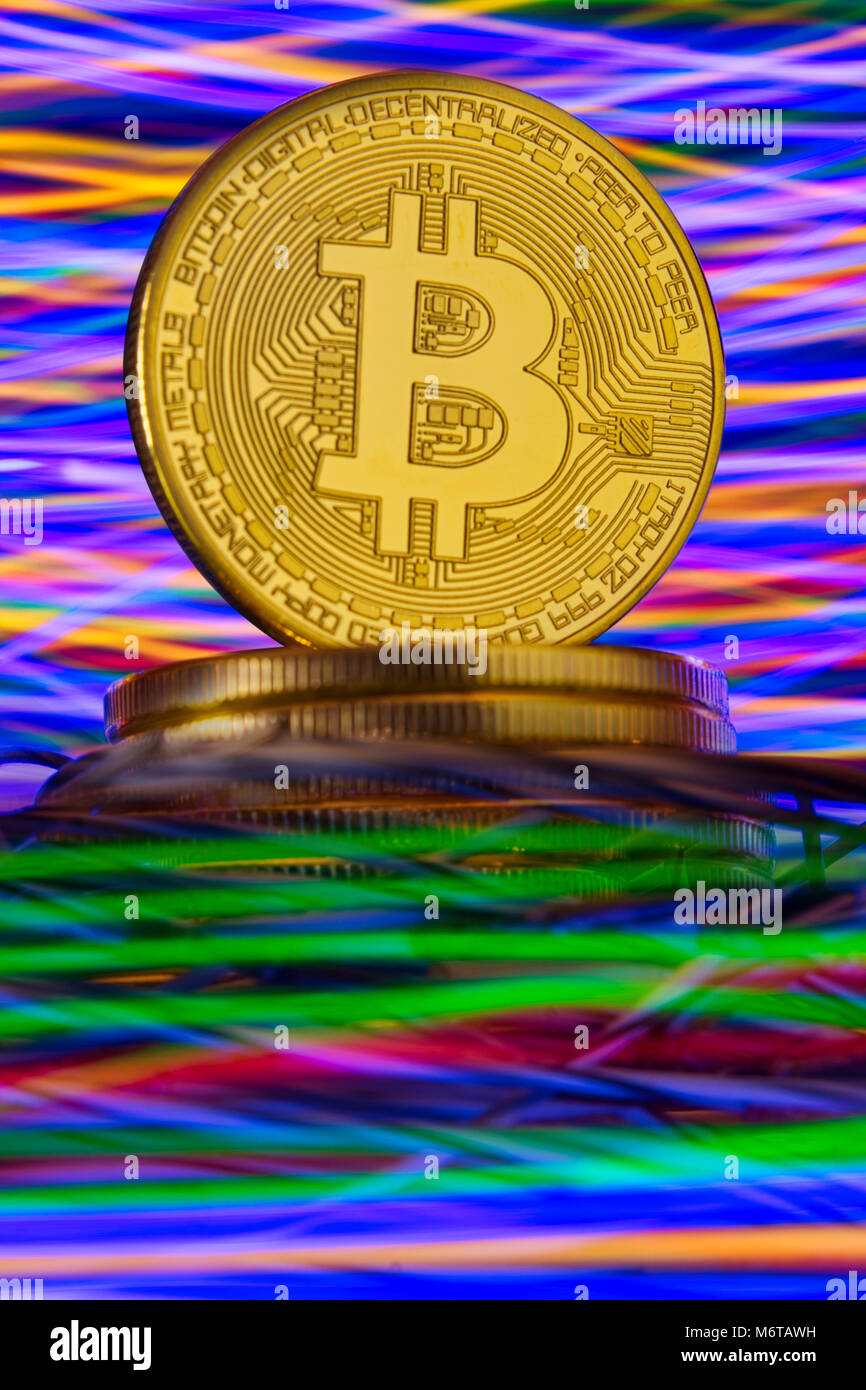 Montréal, Canada, 5mars,2018.Close-up d'une couleur avec bitcoin traces légères.Credit:Mario Beauregard/Alamy Live News Banque D'Images