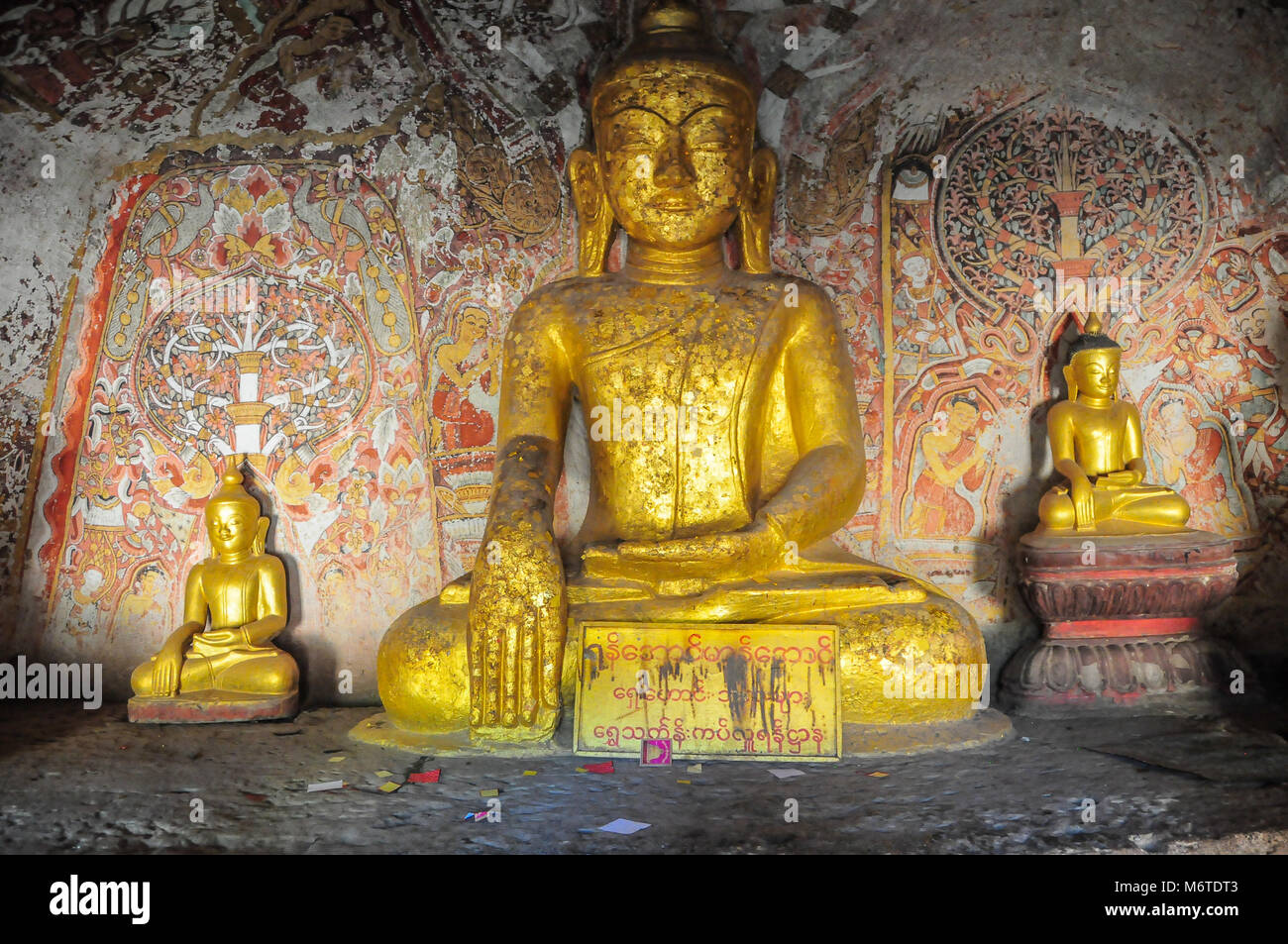 , Monywa Myanmar - le 19 novembre 2014. Images de Bouddha dans les grottes de Po Win Taung Banque D'Images