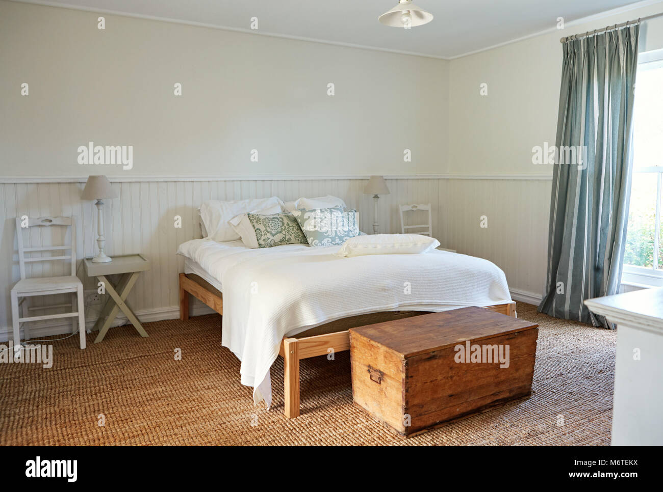 Intérieur d'une chambre confortable dans un style country home Banque D'Images