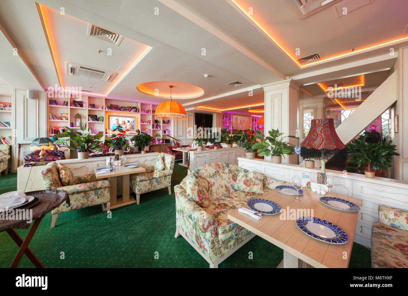 Moscou - AOÛT 2014 : l'intérieur oriental restaurant 'URYUK'. Cette chambre est décorée dans un style Européen Banque D'Images