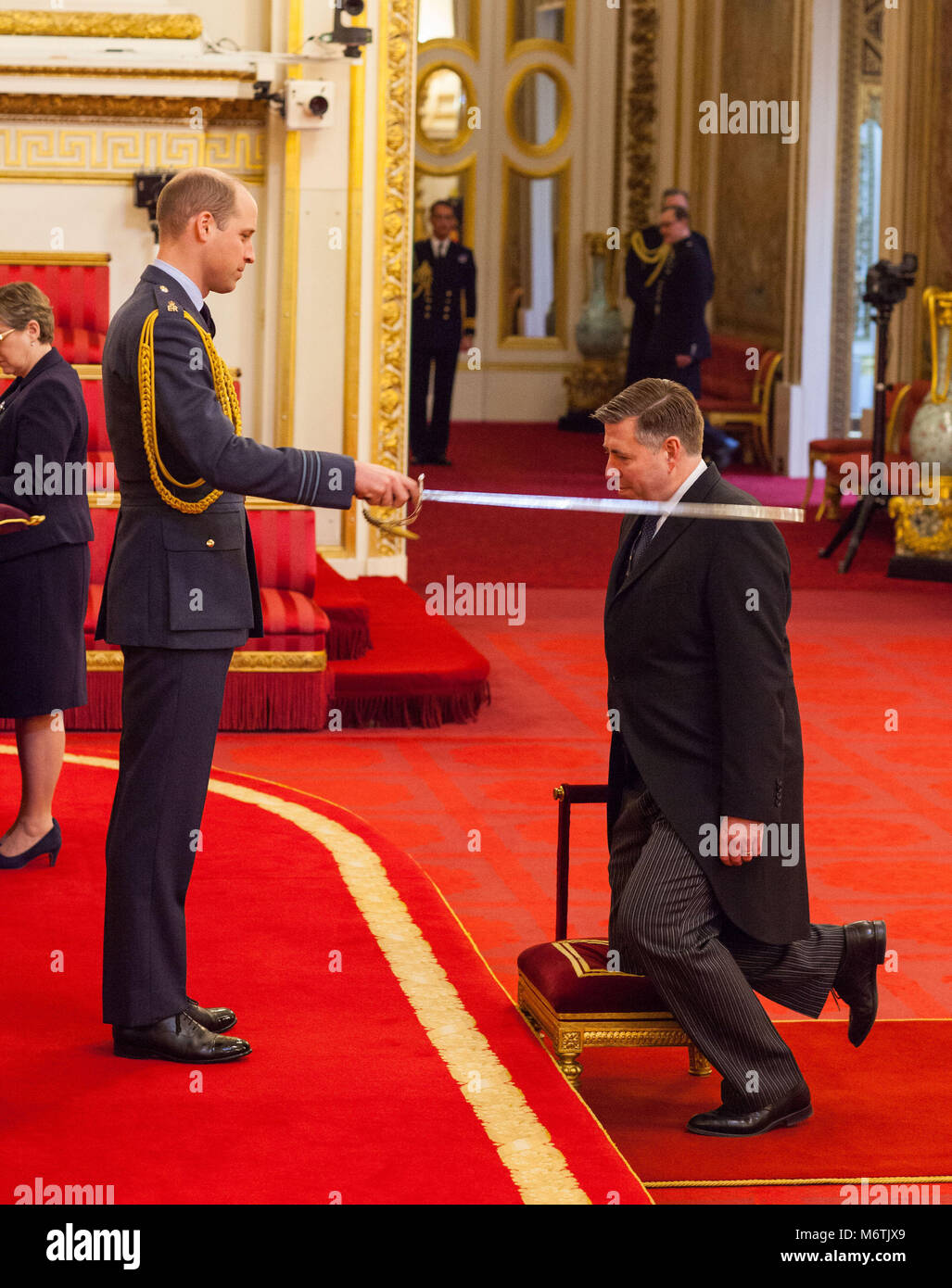 Sir Graham Brady de Altrincham est faite Chevalier de l'Empire britannique par le duc de Cambridge au cours d'une cérémonie à Buckingham Palace, Londres. Banque D'Images