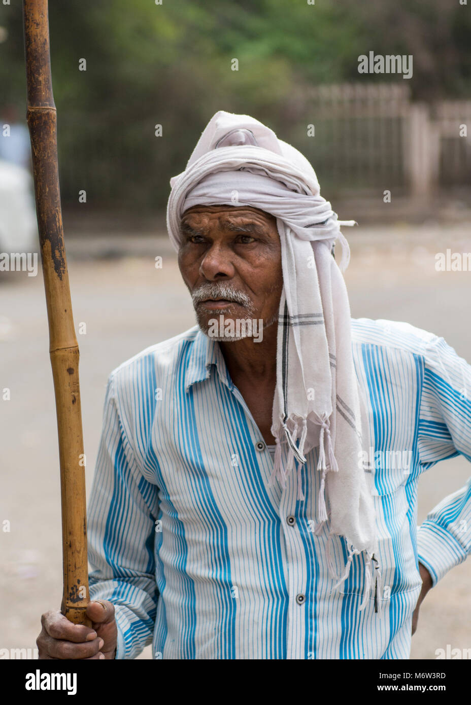 Portrait d'un homme indien portant un foulard à New Delhi, Inde Photo Stock  - Alamy