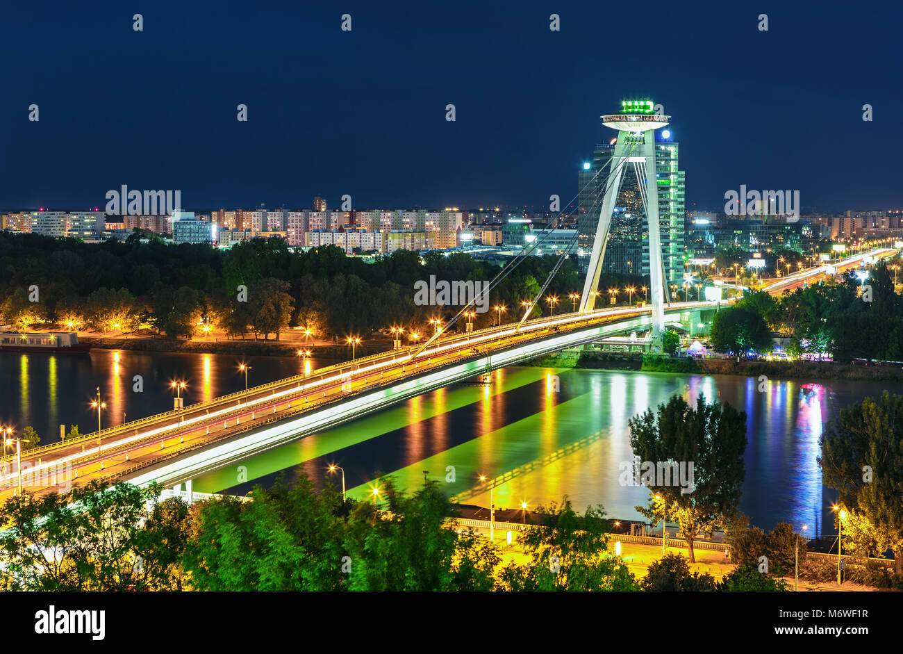SNP Pont sur le Danube à Bratislava, Slovaquie Banque D'Images