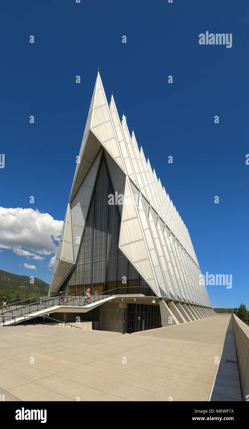 Colorado Springs, Colorado, USA - Le 23 juillet 2016 : Chapelle Air Force Academy de Colorado Springs, Colorado. Banque D'Images