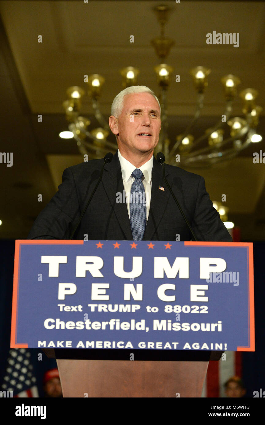 Chesterfield, MO, USA - 06 septembre 2016 : candidate à la vice-présidence républicaine, Gouverneur de l'Indiana Mike Pence parle aux partisans lors d'un rassemblement à Che Banque D'Images