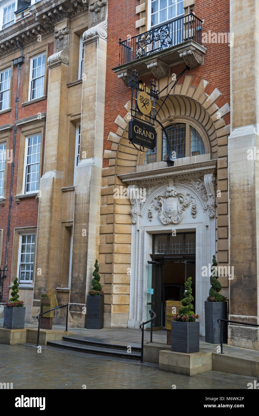 Entrée du Grand Hôtel à York, en Angleterre. Banque D'Images