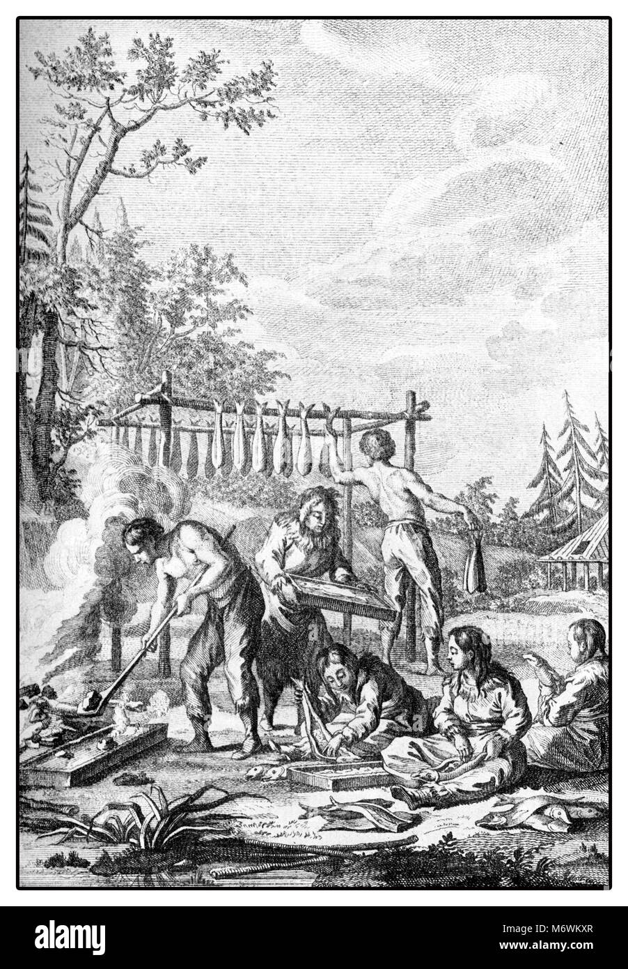Kamchatkans Préparer un poisson à sécher. Vintage gravure de Jean-Baptiste Le Prince , 1769 Banque D'Images