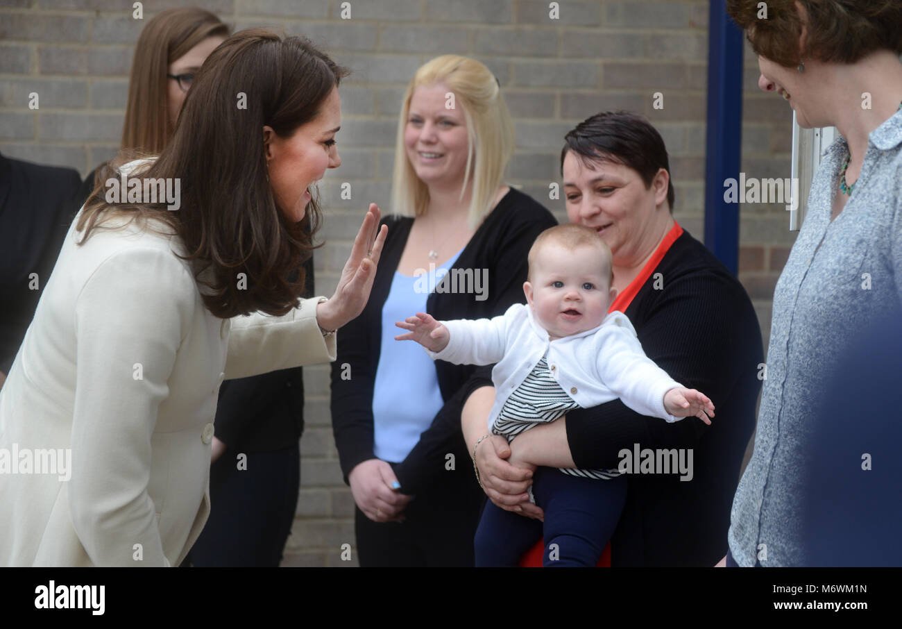 La duchesse de Cambridge Kate Middleton chez Pegasus School Oxford. Richard Cave 06.03.18 Banque D'Images