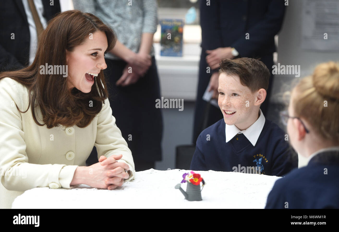 La duchesse de Cambridge Kate Middleton chez Pegasus School Oxford. Richard Cave 06.03.18 Banque D'Images