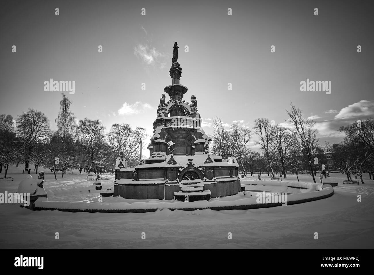 Stewart Memorial Fountain in Glasgow Kelvingrove Park après de fortes chutes de neige 2018 Banque D'Images