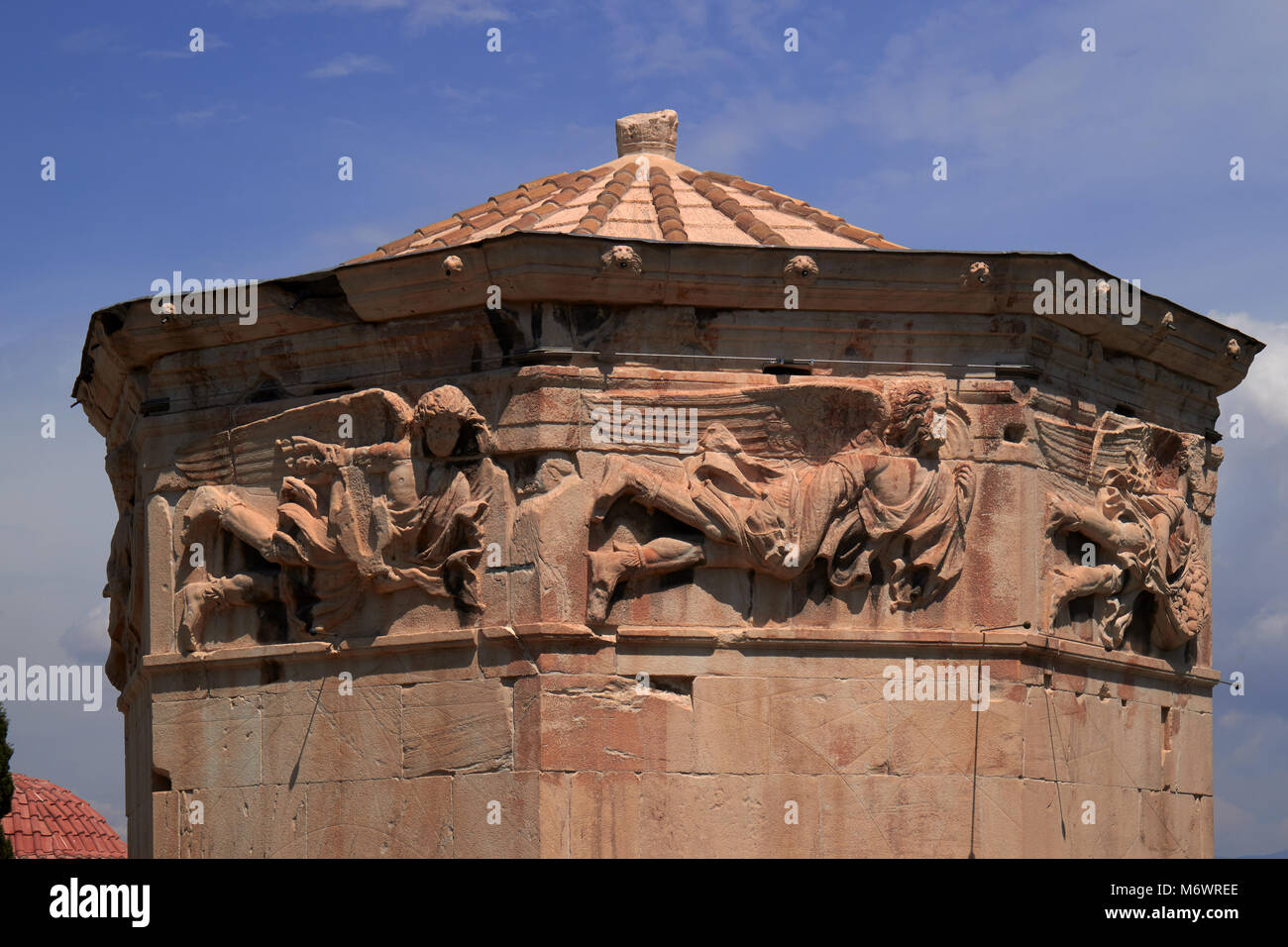 L'Europe, la Grèce, la Tour des Vents est un Pentelic octogonale en horloge dans l'Agora romaine d'Athènes. Banque D'Images