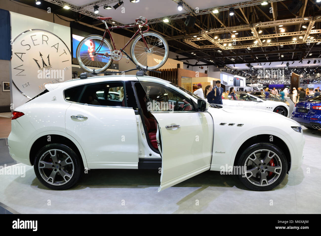 Dubaï, Émirats arabes unis - le 18 novembre : la Maserati Levante voiture est sur Dubai Motor Show 2017 le 18 novembre, 2017 Banque D'Images