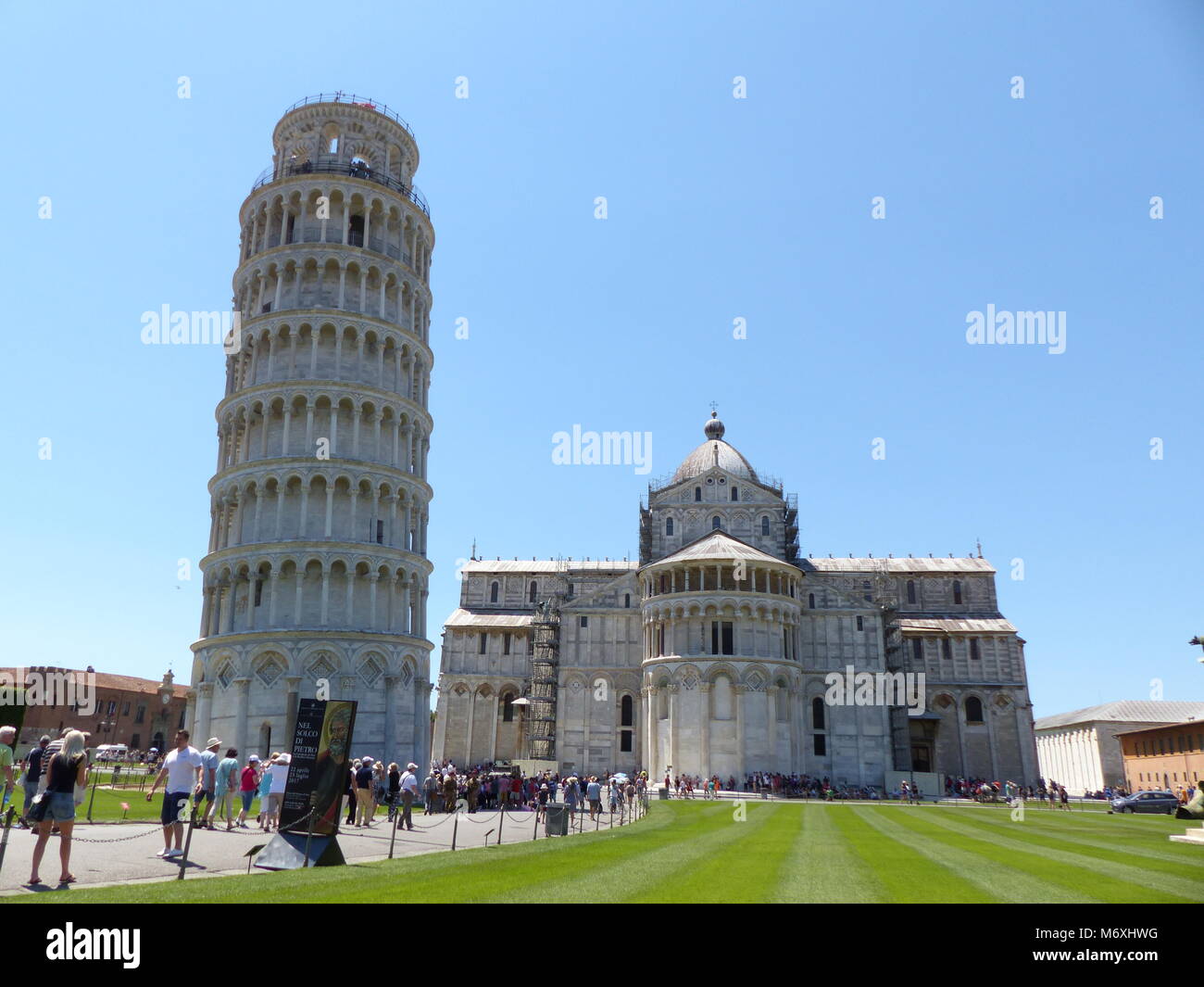 Pise, Italie, le 6 juillet 2017 : la Place des Miracles, la cathédrale et la tour penchée de Pise Banque D'Images