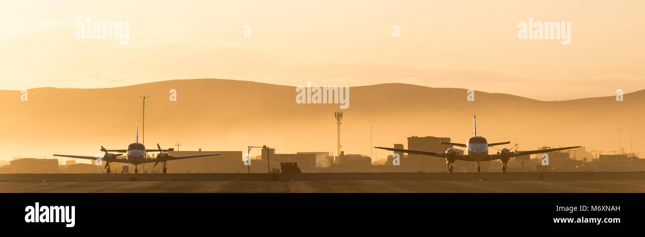 Beau matin le lever du soleil sur le tarmac de l'aéroport de Uyuni, meilleur de la photographie aérienne Banque D'Images