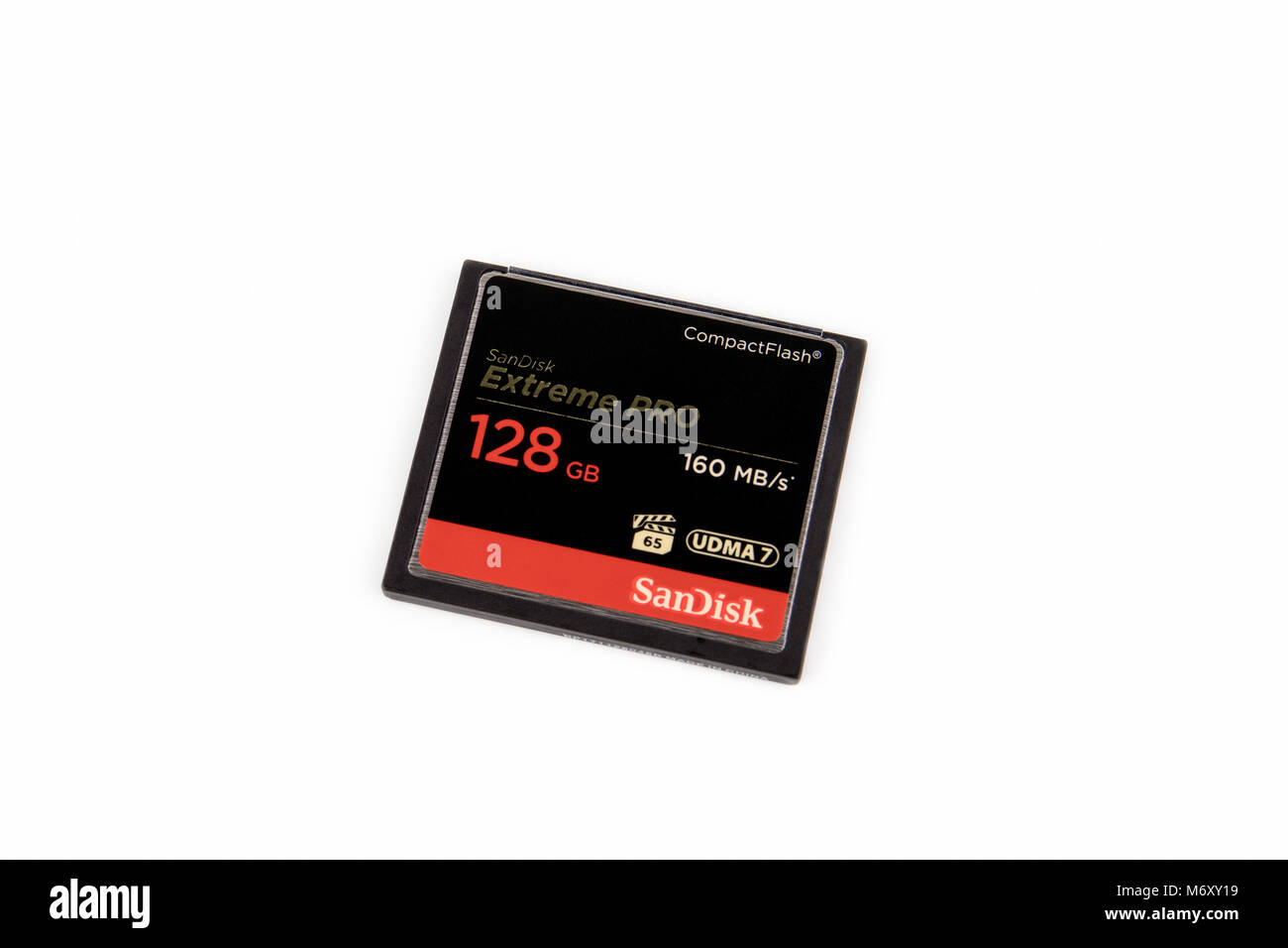 Riga, Lettonie - Mars 05, 2018 Gros plan : SanDisk Extreme Pro CompactFlash, 128 Go Banque D'Images