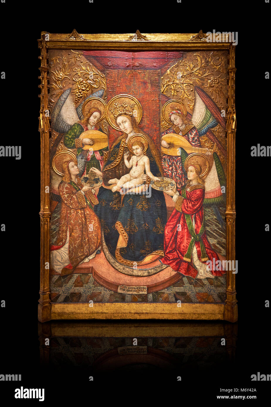 Retable gothique de la Vierge à l'enfant et 4 anges, par Pere Garcia de Benavarri, vers 1445-1485, tempera et feuille d'or sur bois. Musée national de Banque D'Images