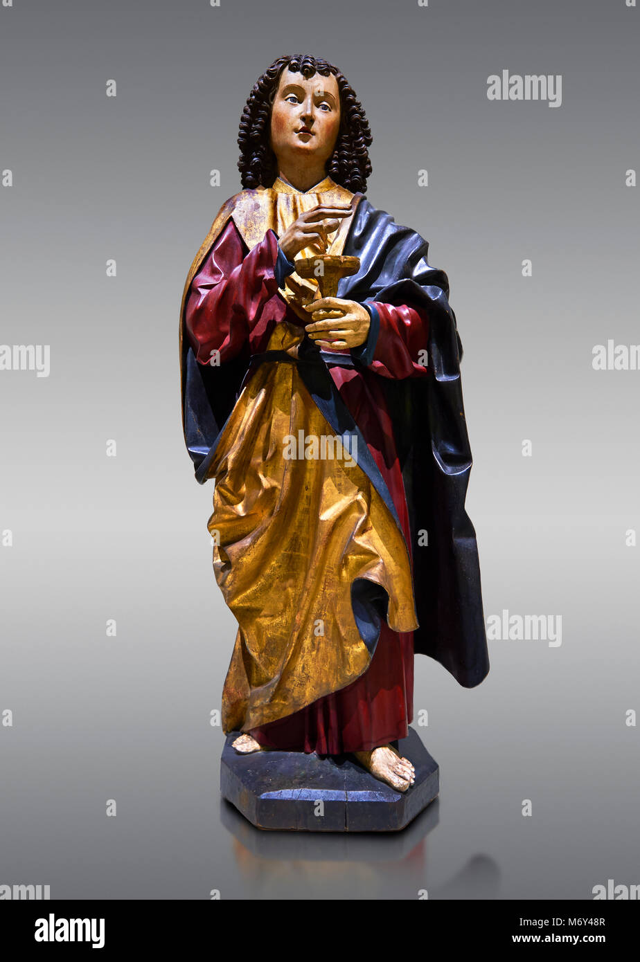 Statue en bois gothique de Sant Joan Evangelista (Jean l'Évangéliste) de Gremany, vers 1500, tempera sur bois et feuille d'or. Musée national de Catal Banque D'Images