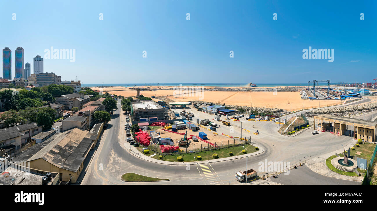 Vue panoramique horizontal à travers le nouveau développement du port de Colombo, Sri Lanka. Banque D'Images