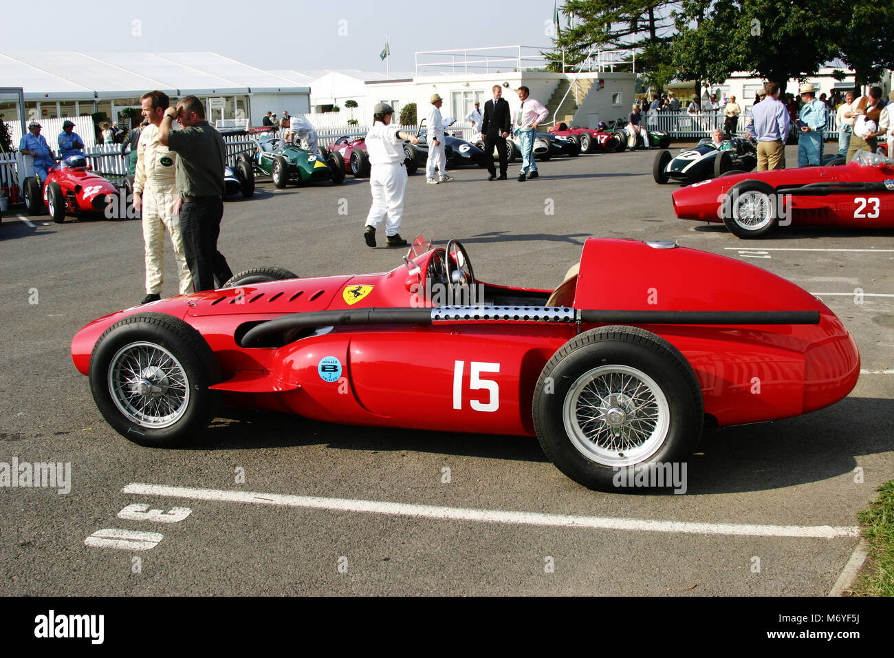 Voiture de course Ferrari au Goodwood Revival en 2004 Banque D'Images