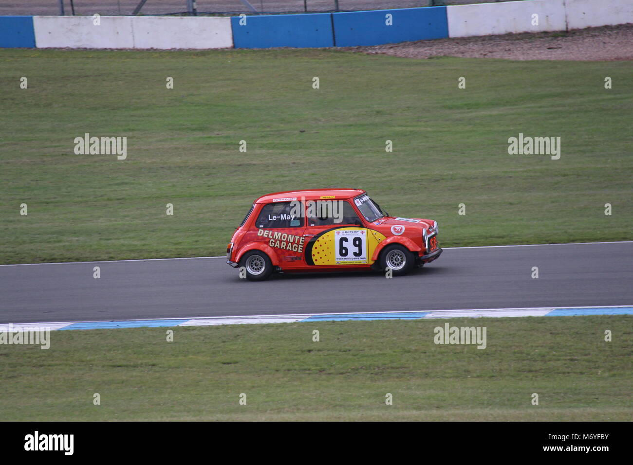 Mini Miglia course au circuit de Donington Park en juillet 2015 Banque D'Images