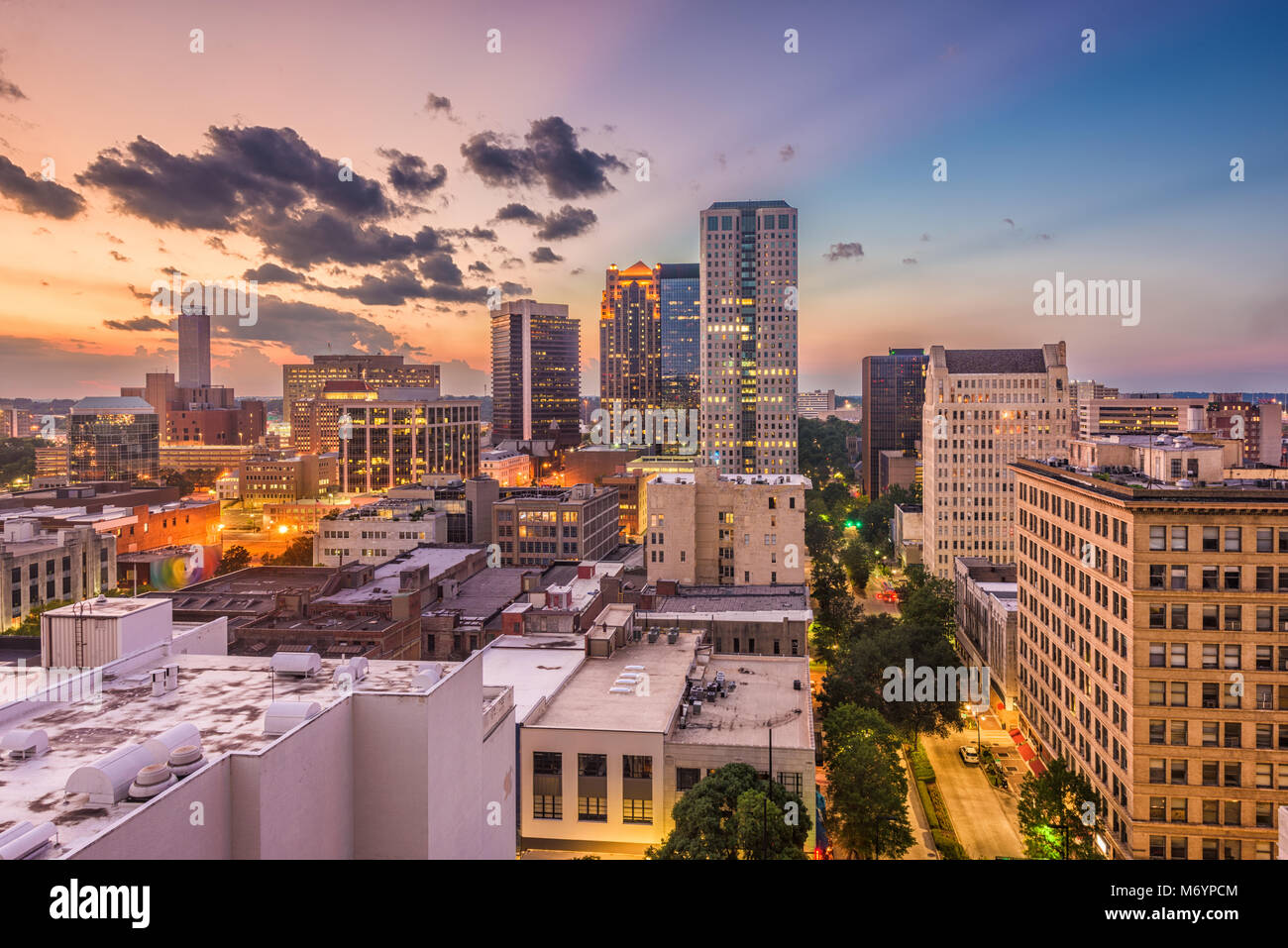 Birmingham, Alabama, USA Centre-ville paysage urbain au crépuscule. Banque D'Images