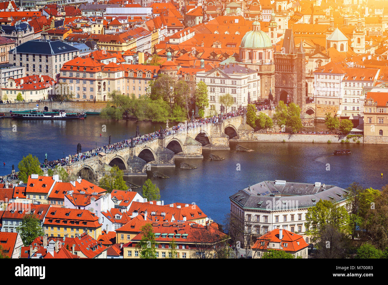 Vue panoramique de la vieille ville de Prague avec des toits. Prague, République Tchèque Banque D'Images