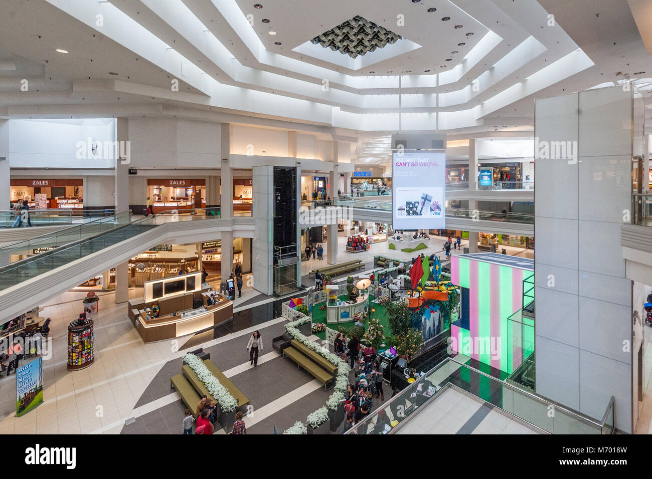 Intérieur de Woodfield Mall à Schaumburg Banque D'Images