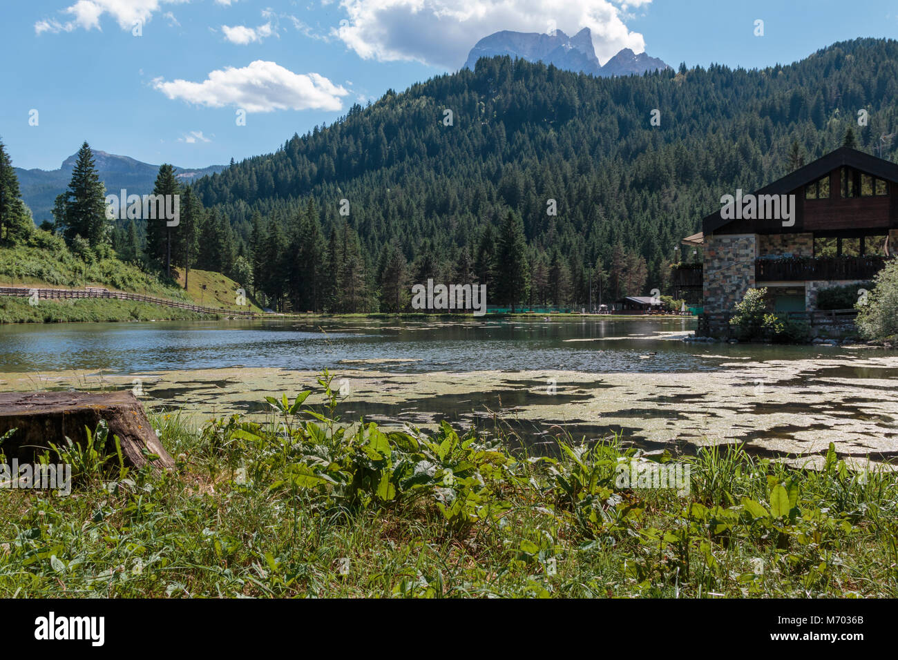 Lac Mosigo à San Vito di Cadore Dolomites italiennes à l'intérieur de paysages des Alpes. Banque D'Images