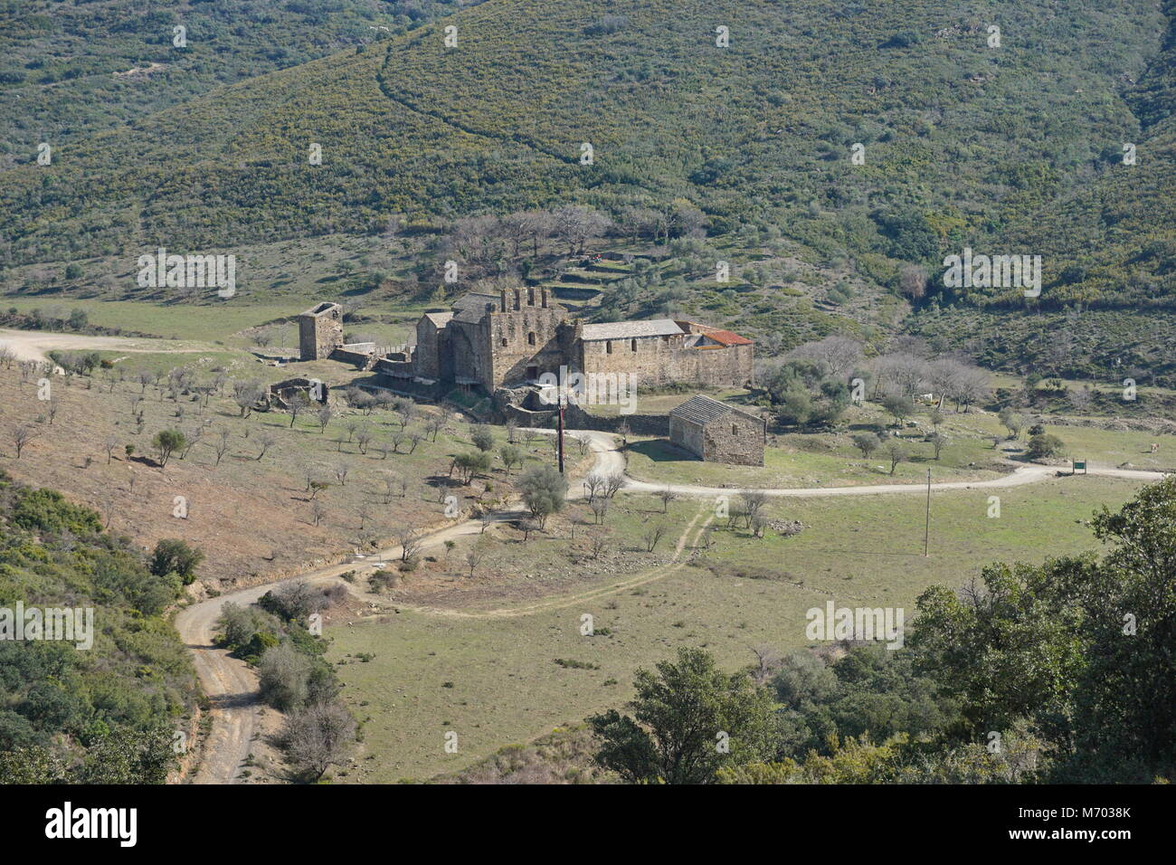 Espagne Le monastère bénédictin Sant Quirze de Colera près de Rabos, Catalogne, Alt Emporda, Gérone Banque D'Images