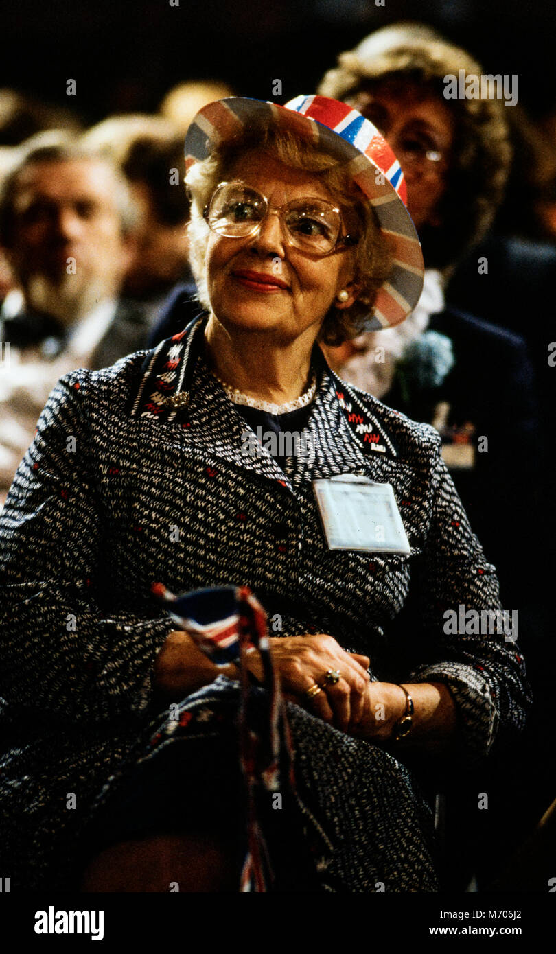 Conférence du parti conservateur à l'hiver 1985, le Blackpool Jardins conférence annuelle du parti conservateur à Blackpool avec Margaret Thatcher en tant que premier ministre et chef du parti, le parti conservateur photographie montrer au bal annuel Conference Banque D'Images