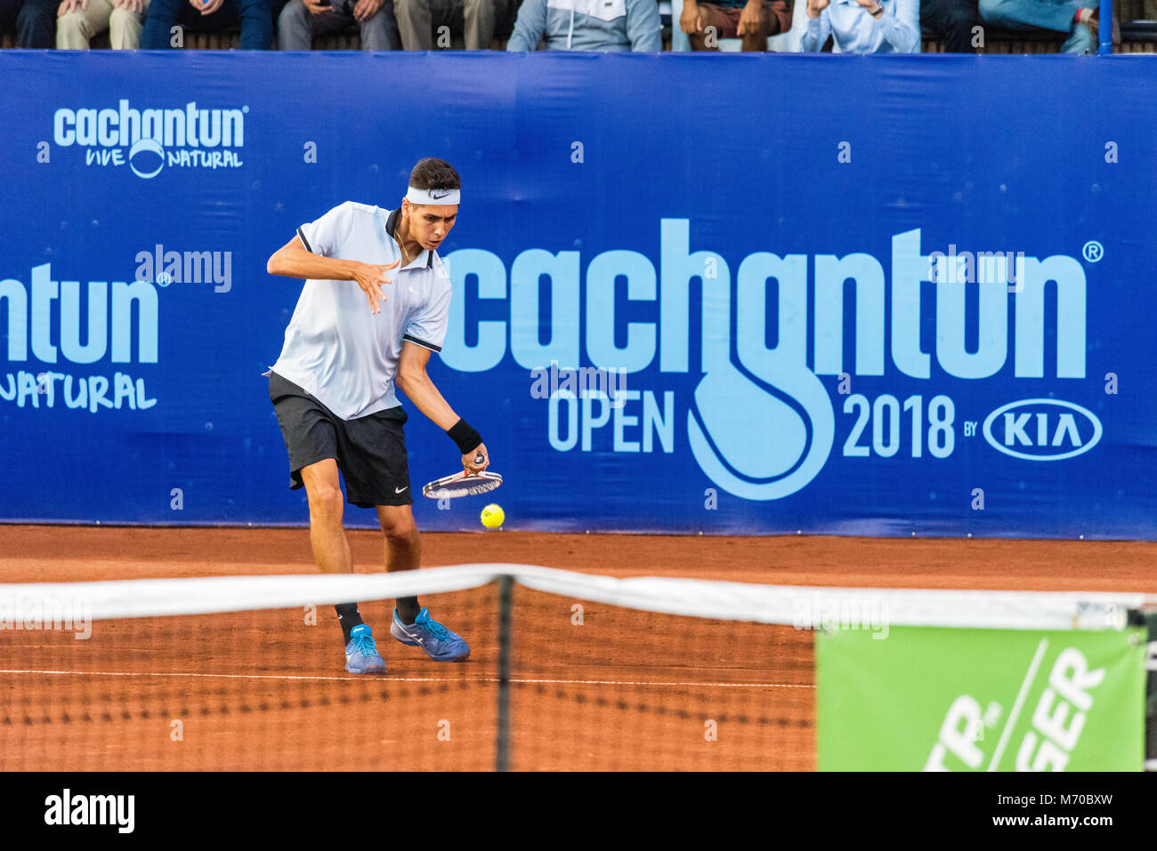 Classement ATP 482, 2018-03-07. Chilien, 20 ans, 176 lbs 6,4'' pouces.  Cachantun Challenger, ronde de 32, 6, 5-7 ;- ; 4- 6. Match perdu Photo  Stock - Alamy