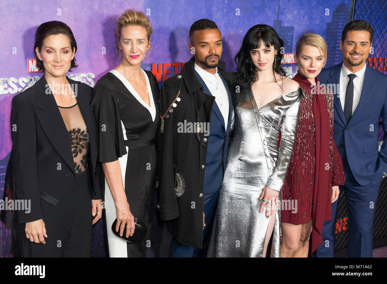 New York, NY - 7 mars, 2018 : Carrie-Anne Moss, Janet McTeer, Eka Darville, Krysten Ritter, Rachael Taylor et J.R. Ramirez assister à Jessica Jones Marvel Premiere Saison 2 dans l'AMC Loews Lincoln Square Crédit : lev radin/Alamy Live News Banque D'Images