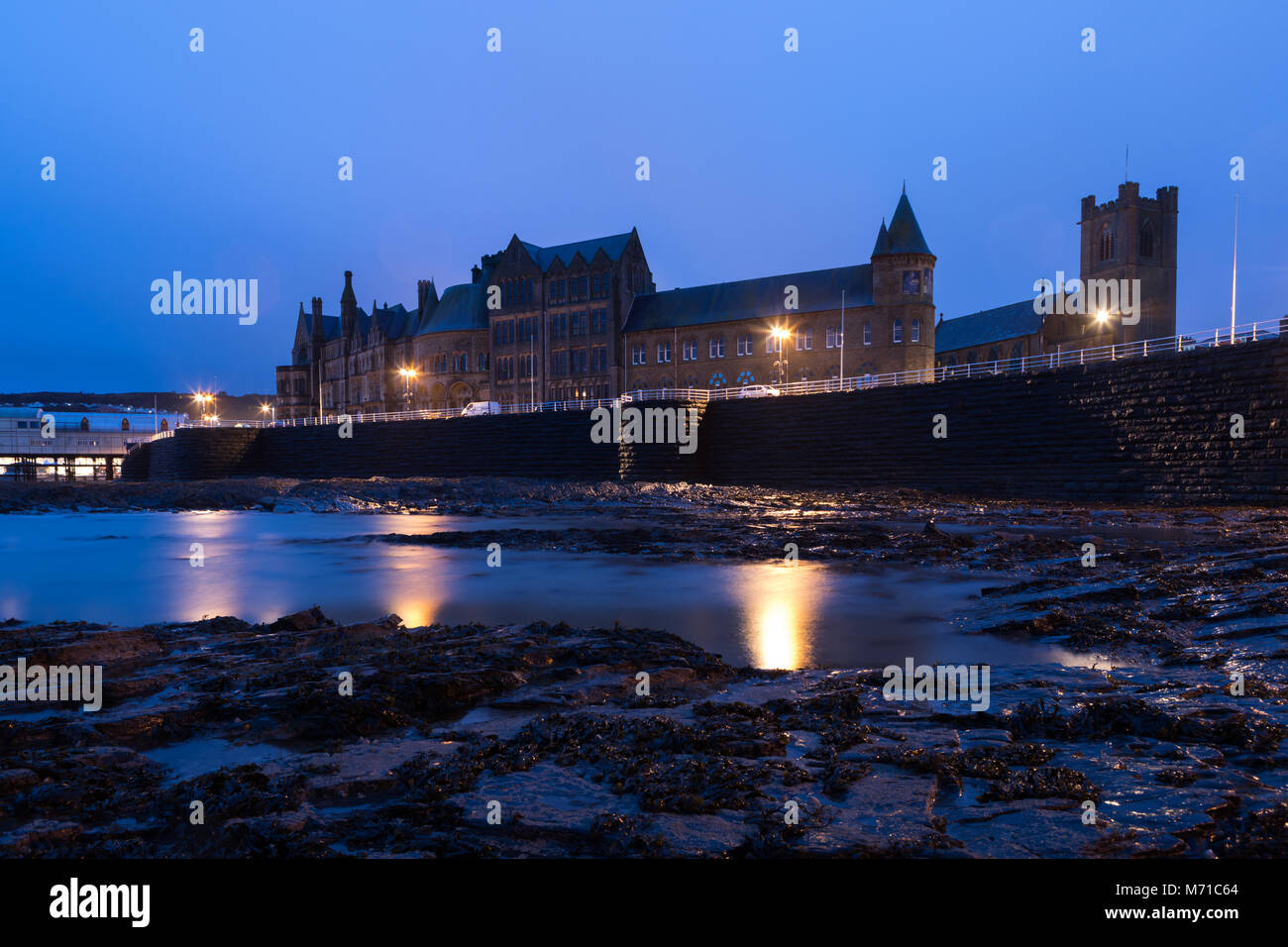 Aberystwyth, Ceredigion, pays de Galles, Royaume-Uni le 08 mars 2018 UK Weather : un matin froid et humide le long du front de mer d'Aberystwyth, à l'aube. Crédit : Ian Jones/Alamy Live News. Banque D'Images