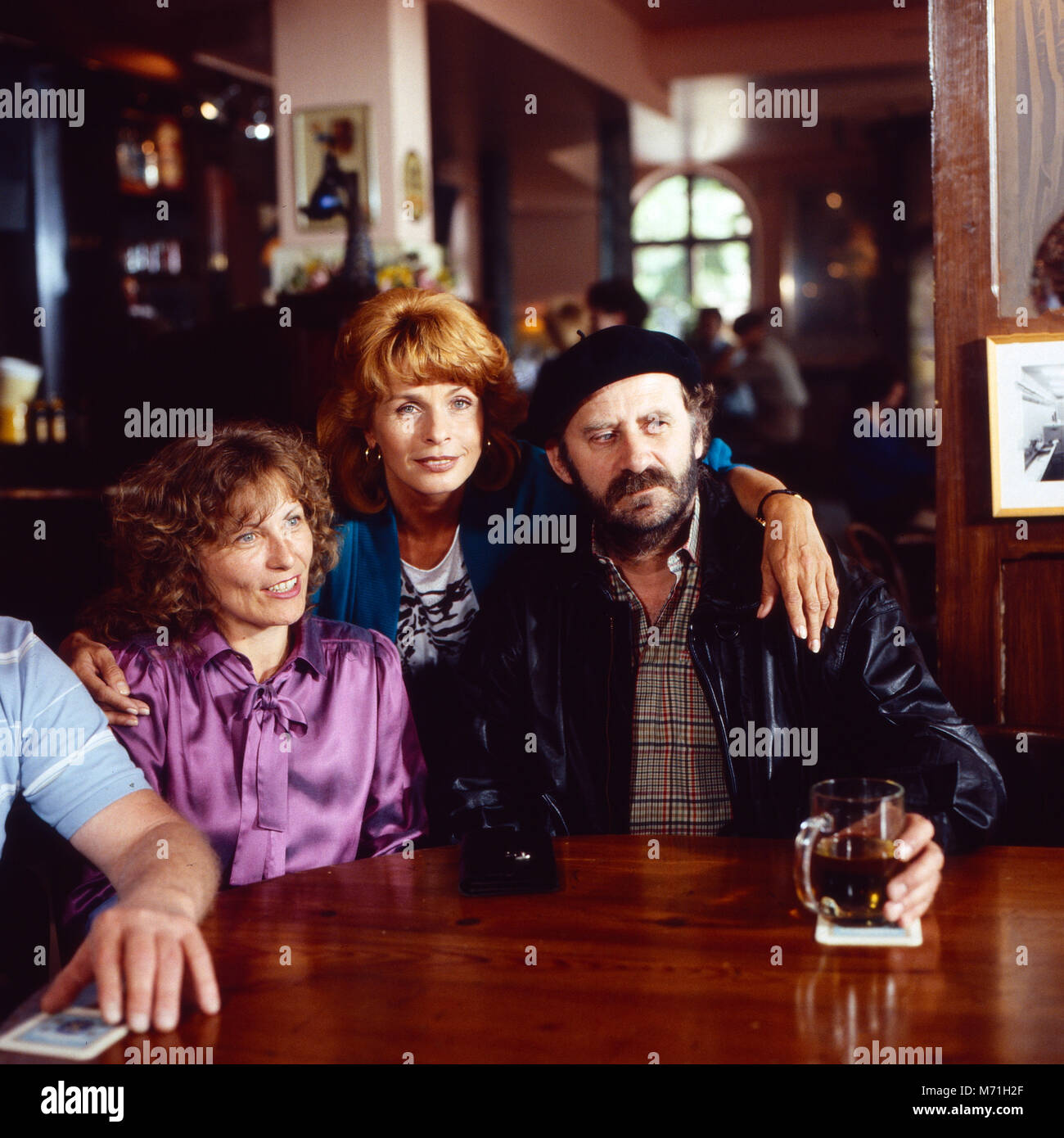 Die schnelle Gerdi, Fernsehserie, Deutschland, 1989 acteurs : Maria Fichtinger, Senta Berger, Fred Stillkrauth Banque D'Images