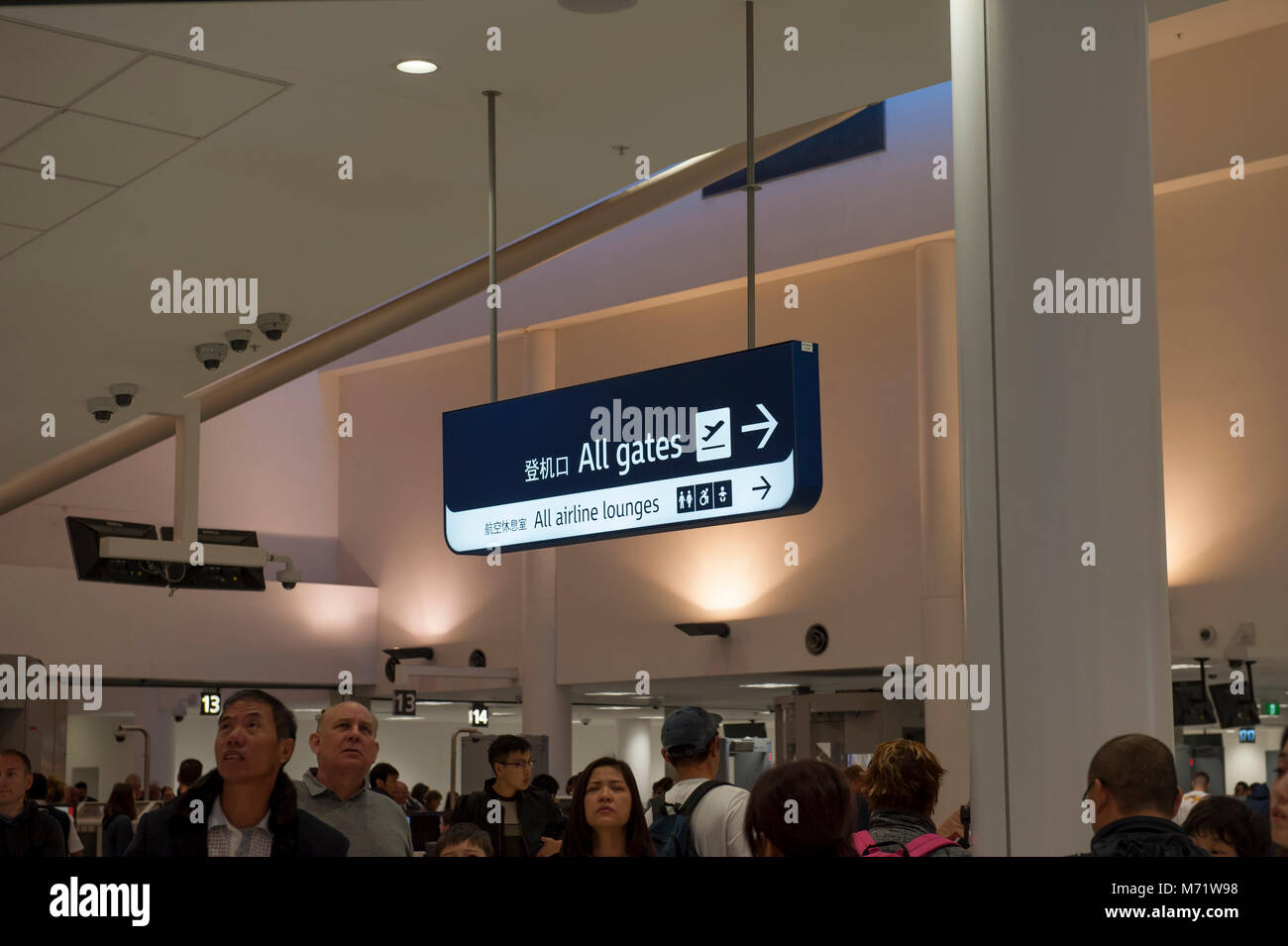 Signe de l'aéroport à 'Tous' pour portes d'embarquement à l'aéroport de Sydney. Mascot. L'AUSTRALIE Banque D'Images