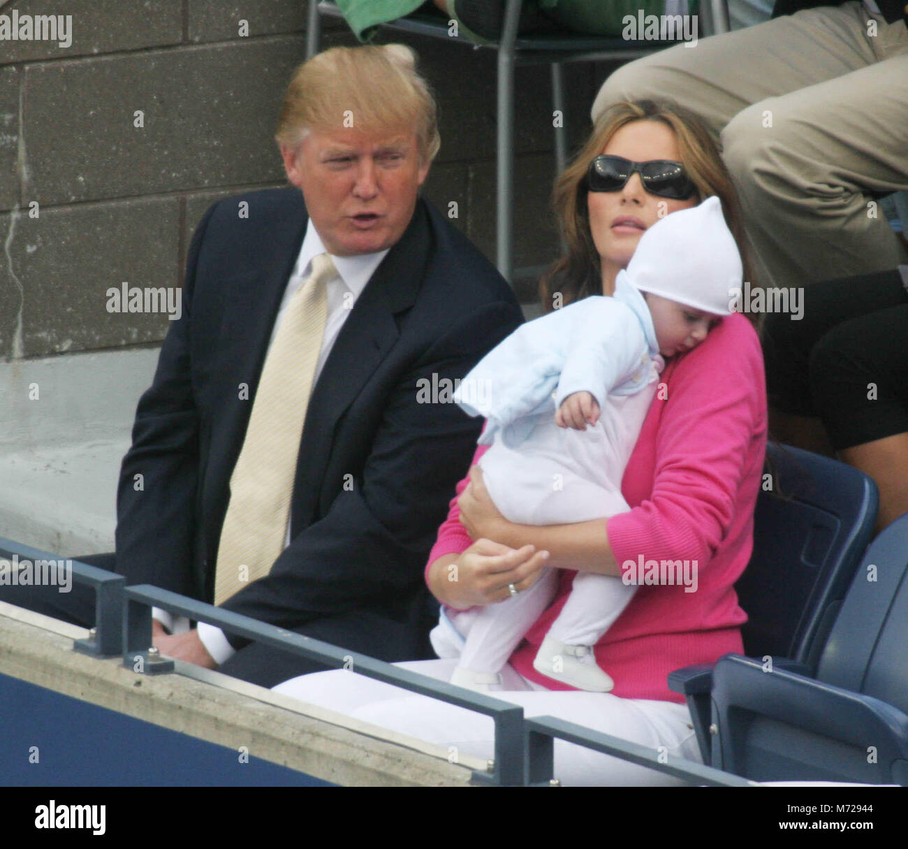 Barron Trump And Melania Trump Banque De Photographies Et D images barron-trump-and-melania-trump-banque-de-photographies-et-d-images