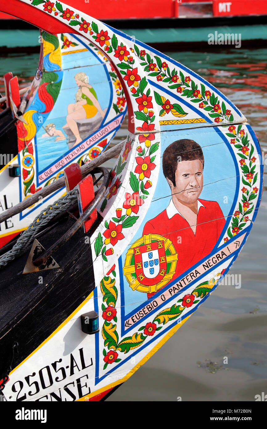 Joueur de football légendaire Eusébio orne la proue d'un bateau, moliceiro Aveiro,Région Centre, Portugal Banque D'Images