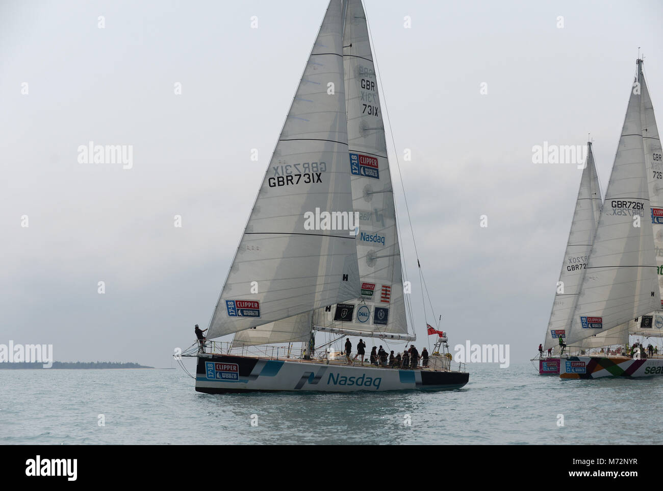 37 70 bateaux sont considérés comme concurrents ils partent sur Hainan le début du leg 8 de la Clipper Round the World Yacht Race de Sanya à Qingdao, Chine le 4 mars 2018. Banque D'Images