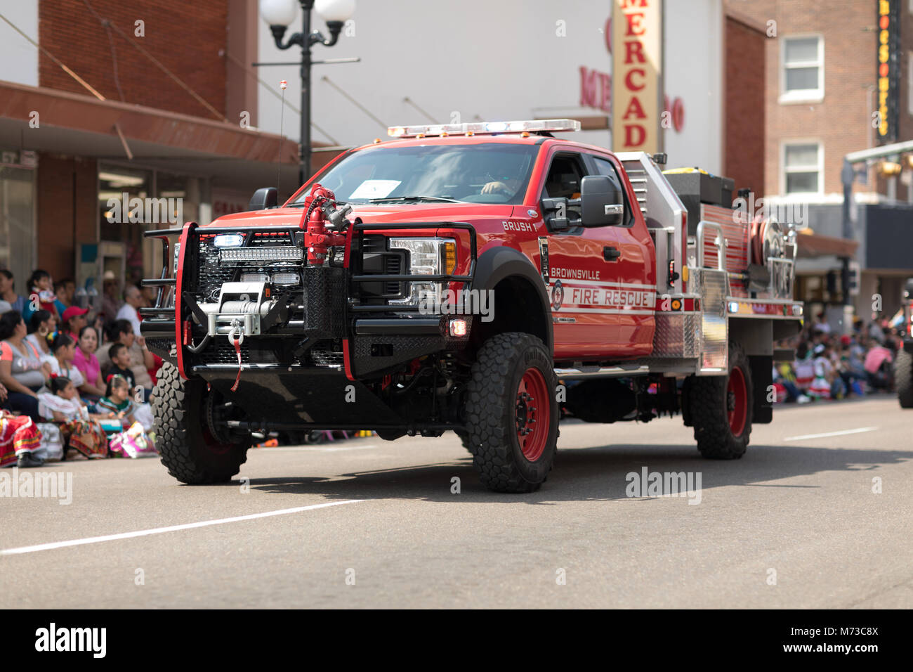 Brownsville, Texas, USA - Le 24 février 2018, Grand Parade internationale fait partie du Charro Jours Fiesta - Fiestas Mexicanas, un festival national Banque D'Images