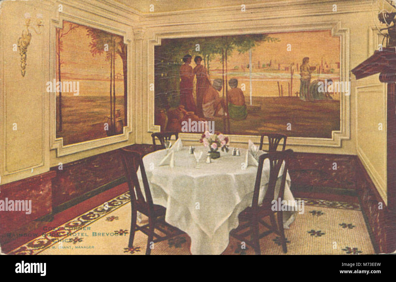 Le Cozy Corner in the Rainbow Room de l'Hôtel Brevoort, autrefois géré par Arthur M. Grant, offre un aperçu de l'hospitalité et de l'ambiance du milieu du XXe siècle. Banque D'Images