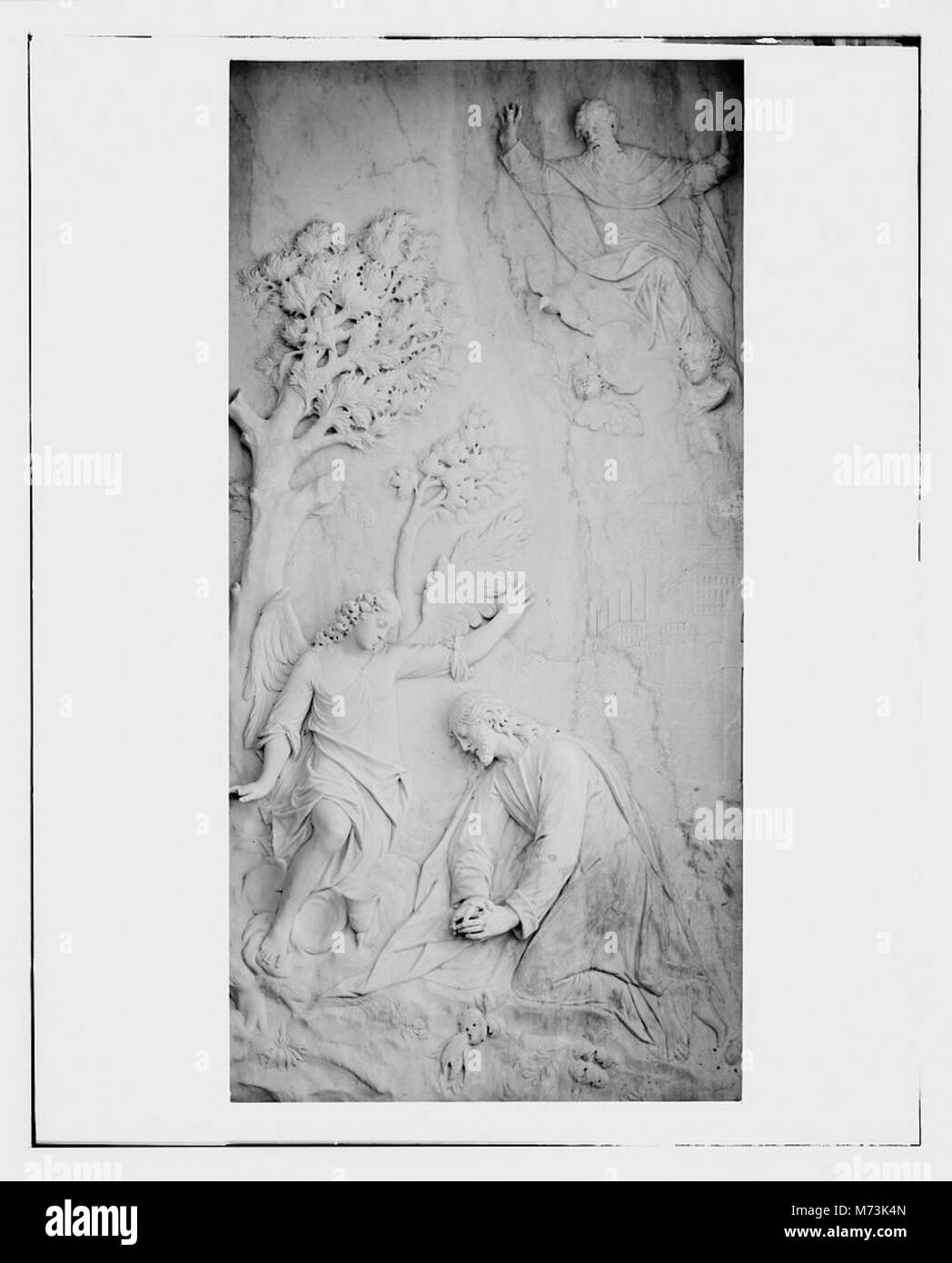 'Agonie dans le jardin' est une œuvre d'art religieuse représentant la prière et la souffrance du Christ dans le jardin de Gethsémani avant sa crucifixion. La scène capte l’intensité émotionnelle et spirituelle du moment dans la tradition chrétienne. Banque D'Images