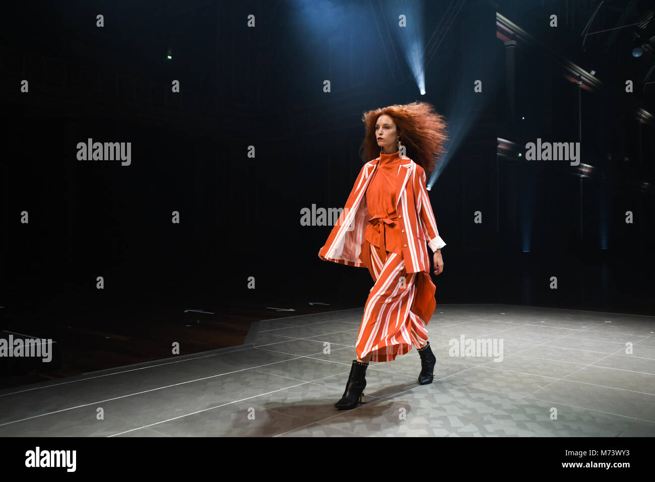 Melbourne, Australie. 7 mars, 2018. Model de Sass et Bide show, la piste 5, jour 4, VAMFF, 8 Mar 2018 Credit : Saira MacLeod/Alamy Live News Banque D'Images