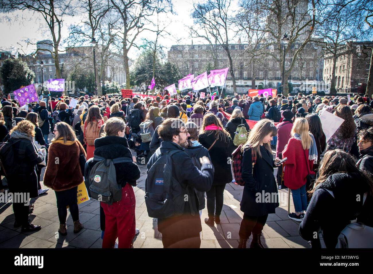 Londres, Royaume-Uni. 8 mars, 2018. La Journée internationale de la Femme 2018 - Londres la grève des femmes Crédit : Brian Duffy/Alamy Live News Banque D'Images