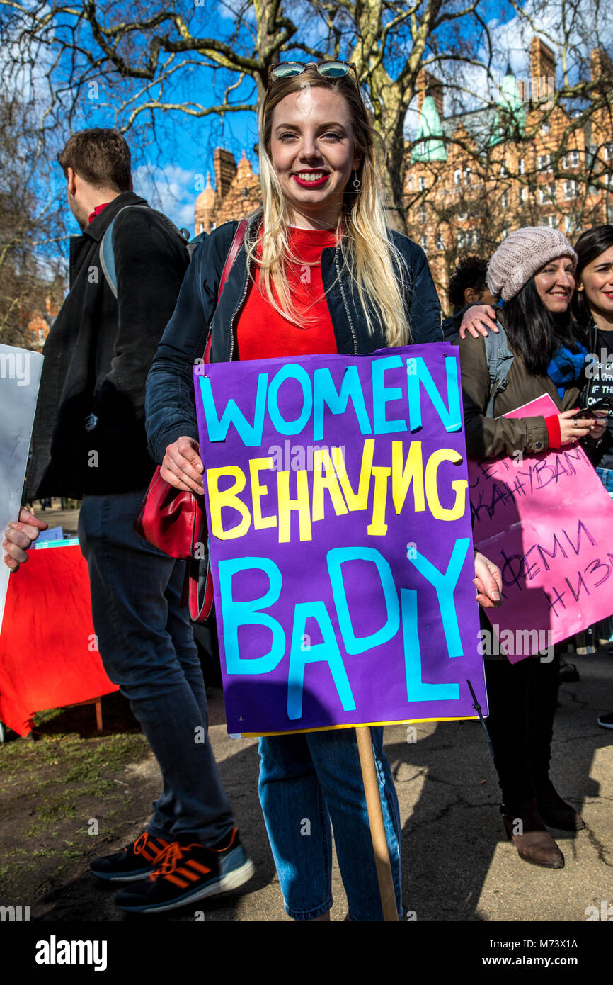 Londres, Royaume-Uni. 8 mars, 2018. La Journée internationale de la Femme 2018 - Londres la grève des femmes Crédit : Brian Duffy/Alamy Live News Banque D'Images