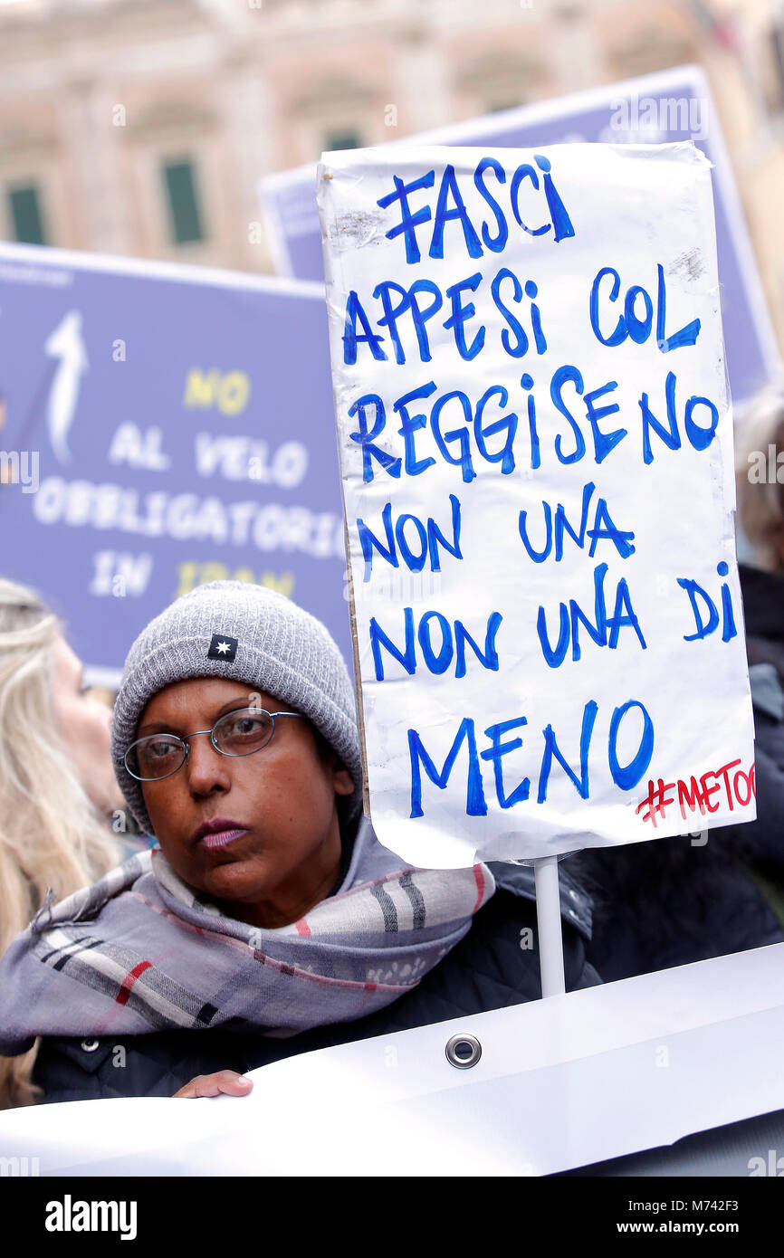 Rome, Italie. Mar 8, 2018. 08/03/2018 Roms. Marcia delle Donne à l'occasione della Festa della donna, contro la violenza e per i Diritti delle donne. Le 8 mars 2018 à Rome. Marche des femmes à Rome, # WeToo, # WeToogether, dans l'occasion de la Journée internationale de la femme (JIF). Foto Samantha Zucchi Insidefoto insidefoto Crédit : srl/Alamy Live News Banque D'Images