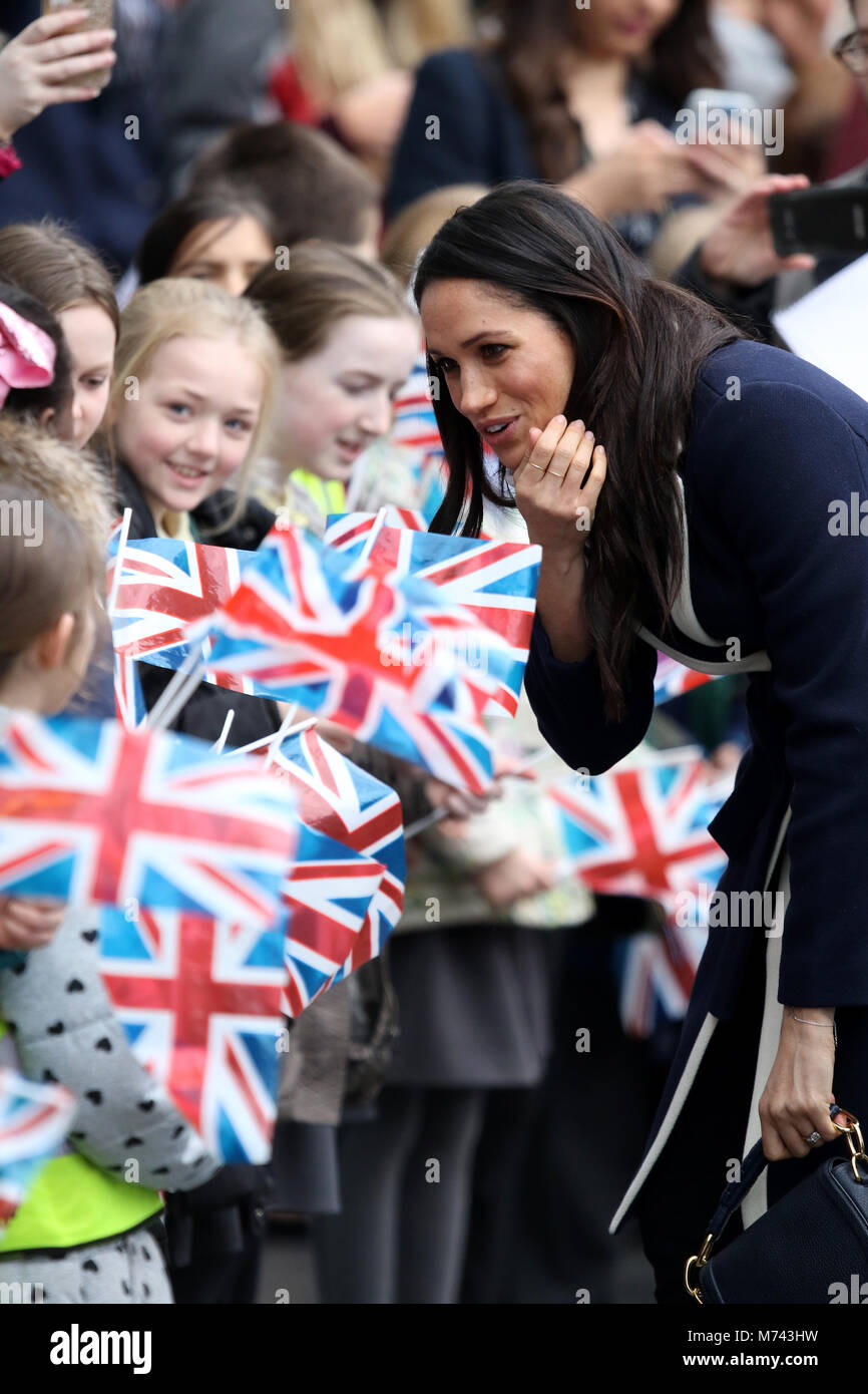 Birmingham, UK. 8 mars, 2018. Son Altesse Royale le prince Harry (Pays de Galles) et Meghan Markle, un bain de foule sur la Journée internationale des femmes à Birmingham au Millennium Point, Birmingham, le 8 mars 2018. Crédit : Paul Marriott/Alamy Live News Banque D'Images