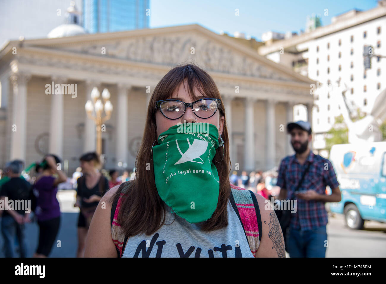 Buenos Aires, Argentine. Mar 8, 2018. Mar 8, 2018 - Buenos Aires, Argentine - des millions de femmes à travers l'Argentine a observé une grève de masse aujourd'hui pour protester contre l'inégalité des salaires et de mettre en évidence la discrimination continue et la violence de genre comme le pays a marqué la Journée internationale de la femme par d'immenses manifestations prévues pour la plupart des villes et villes. Credit : Maximiliano Ramos/ZUMA/Alamy Fil Live News Banque D'Images