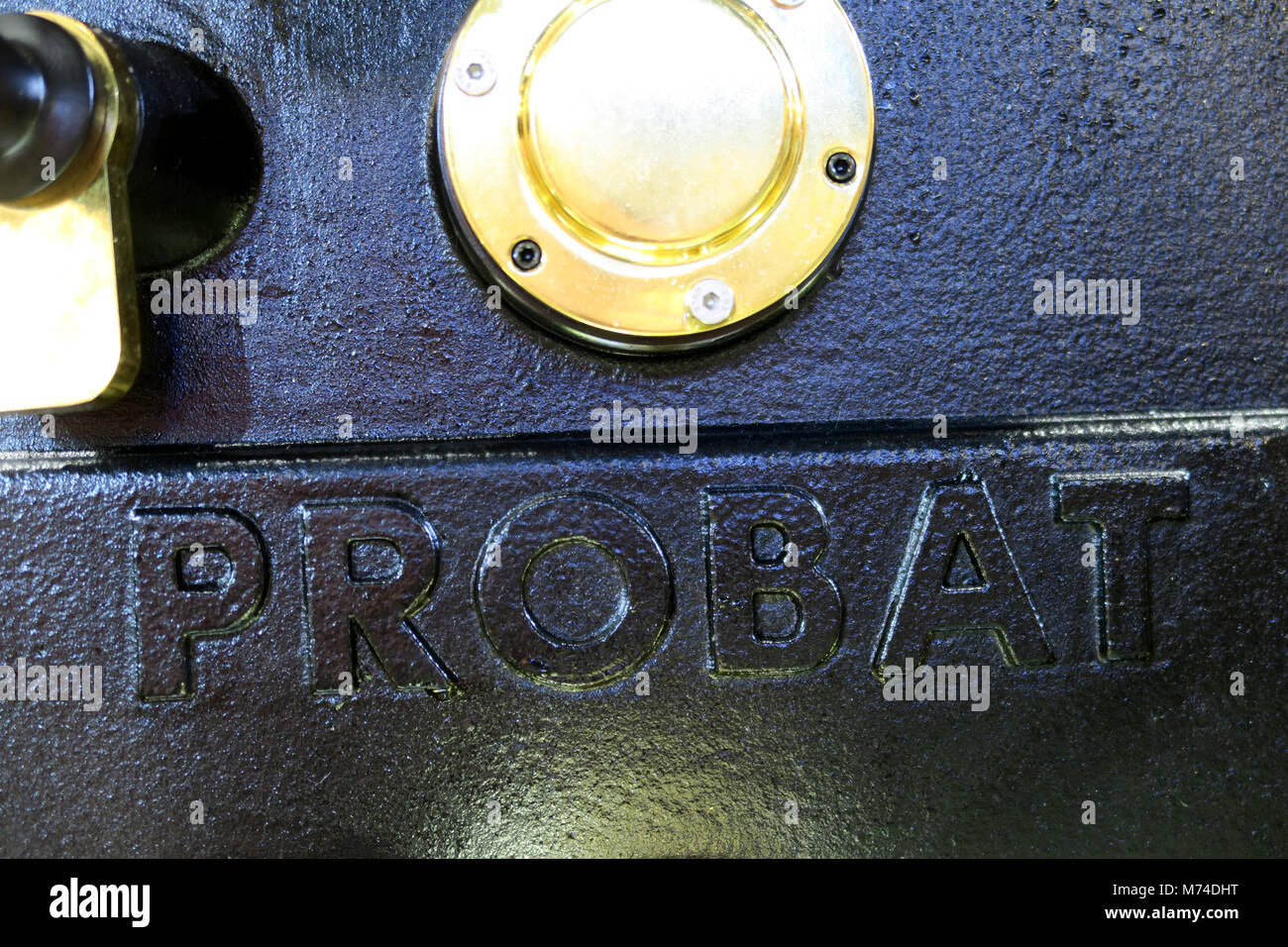 Plaque avant du plat à rôtir aux grains de café Probat Banque D'Images