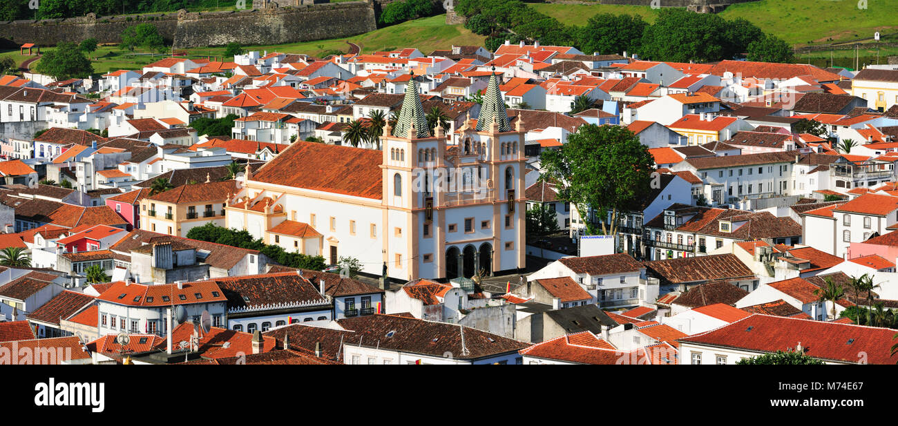 Centre historique d'Angra do Heroísmo (Site du patrimoine mondial de l'UNESCO) et l'Motherchurch. Terceira, Açores, Portugal Banque D'Images