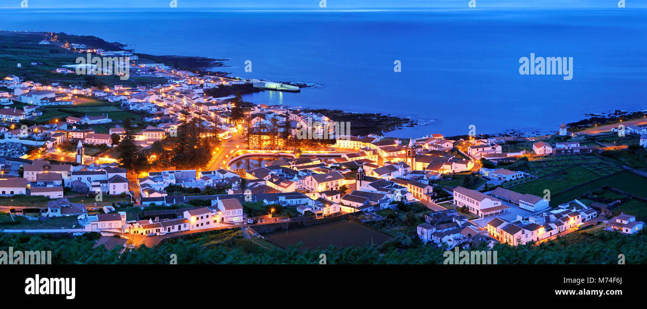 Santa Cruz da Graciosa, au crépuscule, île de Graciosa. Açores. Portugal Banque D'Images